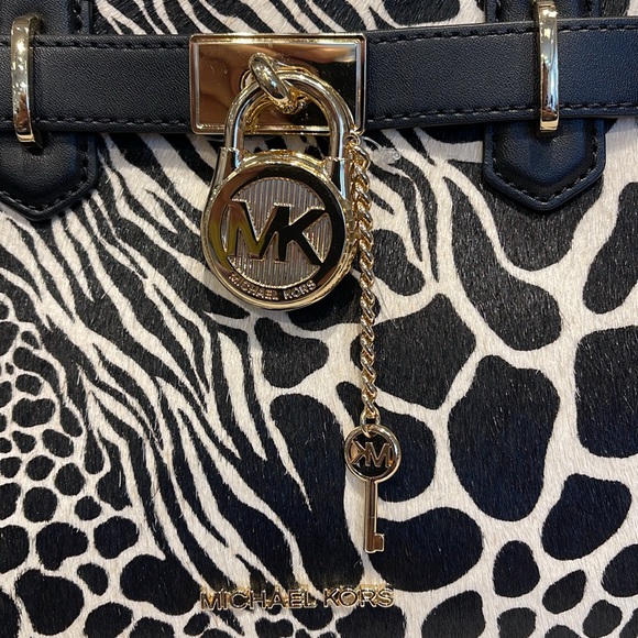 Michael Kors
Hamilton Small Satchel Leather
Color: Black Multi 
NWT - Picture 6 of 16